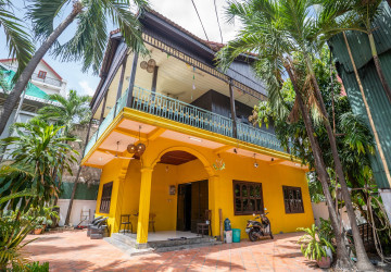 4 Bedroom Villa For Rent - Beoung Trabek, Phnom Penh thumbnail