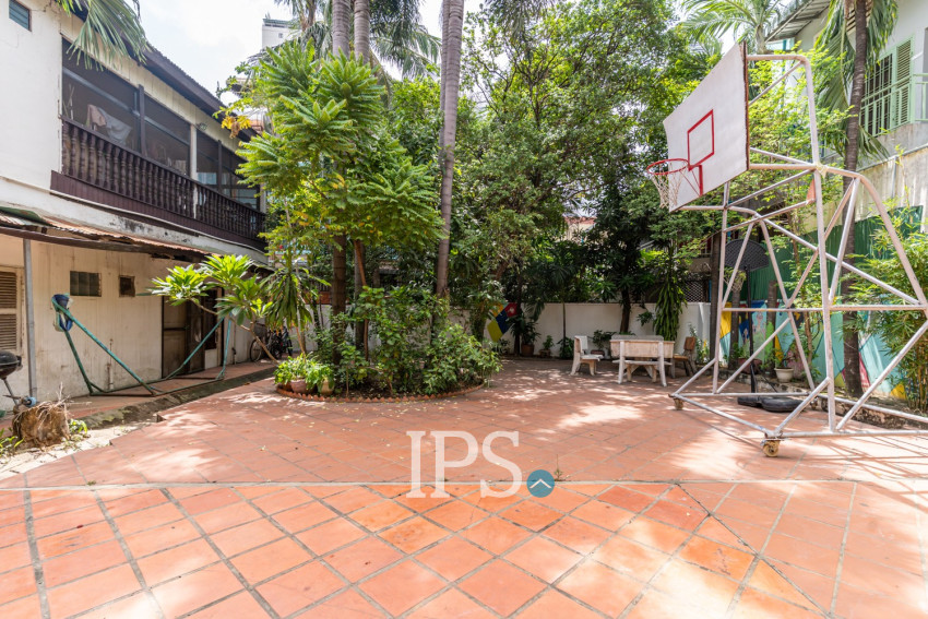 4 Bedroom Villa For Rent - Beoung Trabek, Phnom Penh