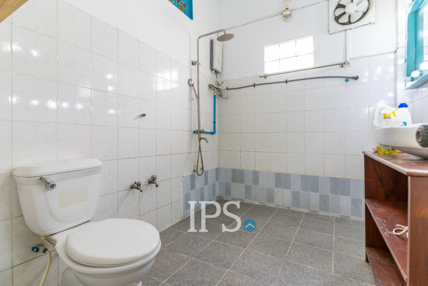 4 Bedroom Villa For Rent - Beoung Trabek, Phnom Penh