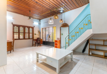 4 Bedroom Villa For Rent - Beoung Trabek, Phnom Penh thumbnail
