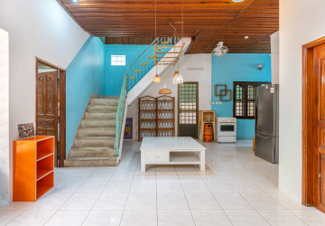 4 Bedroom Villa For Rent - Beoung Trabek, Phnom Penh thumbnail