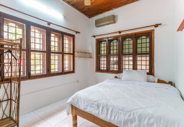 4 Bedroom Villa For Rent - Beoung Trabek, Phnom Penh thumbnail