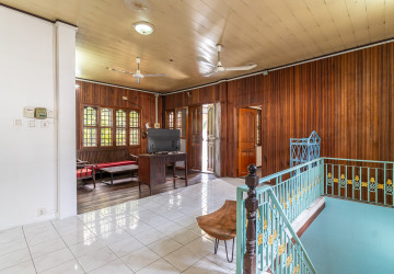 4 Bedroom Villa For Rent - Beoung Trabek, Phnom Penh thumbnail