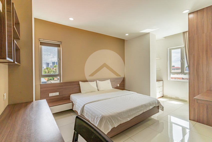 2 Bedroom Serviced Apartment For Rent - Tonle Bassac, Phnom Penh