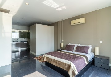 3 Bedroom Duplex Penthouse Serviced Apartment For Rent - Tonle Bassac, Phnom Penh thumbnail
