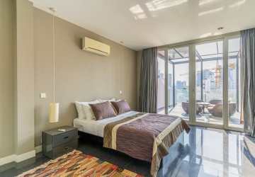 3 Bedroom Duplex Penthouse Serviced Apartment For Rent - Tonle Bassac, Phnom Penh thumbnail