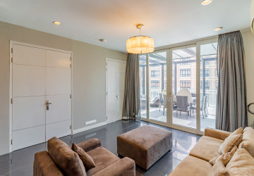 Dulex 3 Bedroom Serviced Penthouse For Rent - Tonle Bassac, Phnom Penh thumbnail