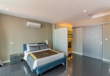 Dulex 3 Bedroom Serviced Penthouse For Rent - Tonle Bassac, Phnom Penh thumbnail