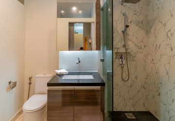 Dulex 3 Bedroom Serviced Penthouse For Rent - Tonle Bassac, Phnom Penh thumbnail