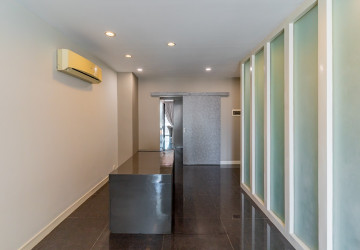 Dulex 3 Bedroom Serviced Penthouse For Rent - Tonle Bassac, Phnom Penh thumbnail