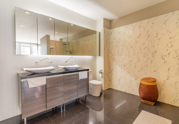 Dulex 3 Bedroom Serviced Penthouse For Rent - Tonle Bassac, Phnom Penh thumbnail