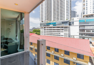 Dulex 3 Bedroom Serviced Penthouse For Rent - Tonle Bassac, Phnom Penh thumbnail