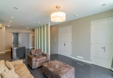 Dulex 3 Bedroom Serviced Penthouse For Rent - Tonle Bassac, Phnom Penh thumbnail