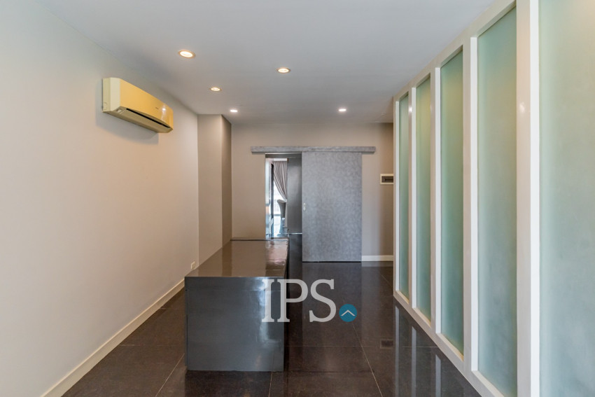 Dulex 3 Bedroom Serviced Penthouse For Rent - Tonle Bassac, Phnom Penh