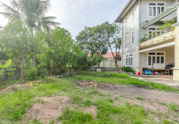 6 Bedroom House For Rent - Svay Dangkum, Siem Reap thumbnail