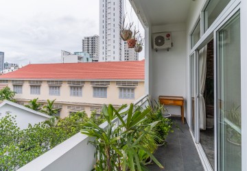 3 Bedroom  Apartment For Rent - Tonle Bassac, Phnom Penh thumbnail