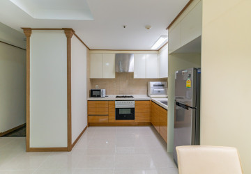 1 Bedroom Condo For Rent - De Castle Royal, BKK1 , Phnom Penh thumbnail