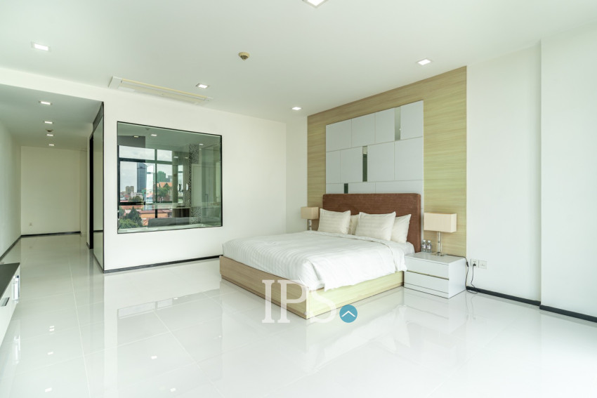 2 Bedroom Serviced Apartment For Rent - Chaktumok, Phnom Penh