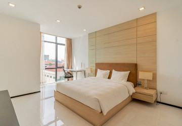 2 Bedroom Serviced Apartment For Rent - Chaktumok, Phnom Penh thumbnail