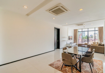 2 Bedroom Serviced Apartment For Rent - Chaktumok, Phnom Penh thumbnail