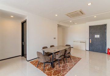 2 Bedroom Serviced Apartment For Rent - Chaktumok, Phnom Penh thumbnail