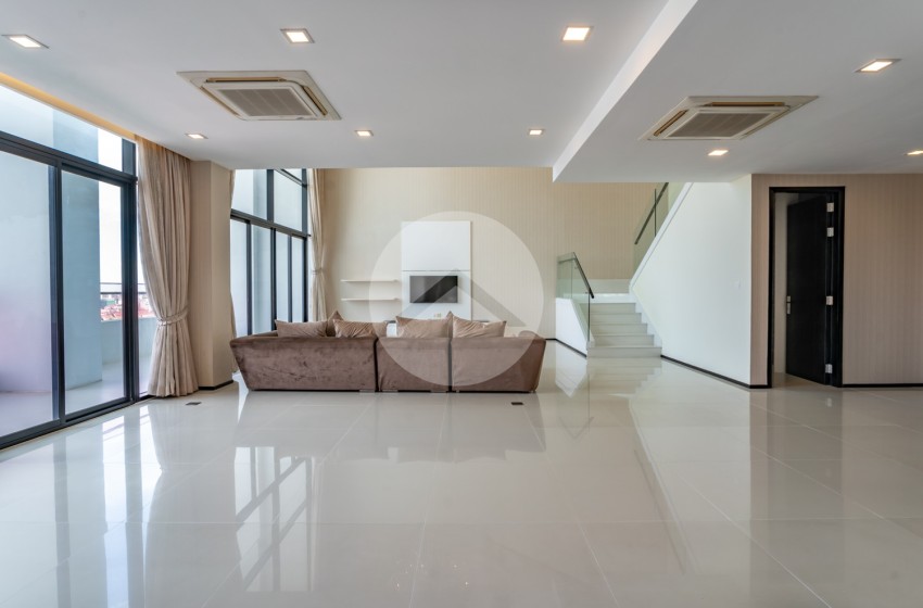 5 Bedroom Duplex Serviced Penthouse For Rent - Beoung Raing, Phnom Penh