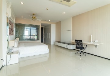 5 Bedroom Duplex Serviced Penthouse For Rent - Beoung Raing, Phnom Penh thumbnail