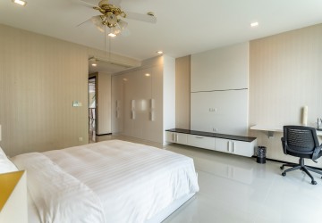 5 Bedroom Duplex Serviced Penthouse For Rent - Beoung Raing, Phnom Penh thumbnail