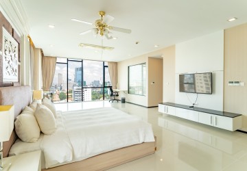 5 Bedroom Duplex Serviced Penthouse For Rent - Beoung Raing, Phnom Penh thumbnail