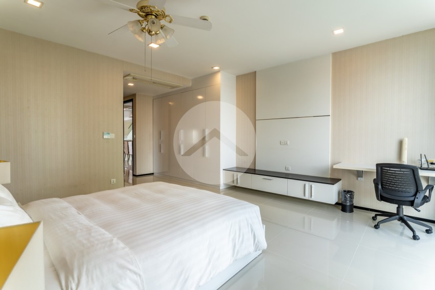 5 Bedroom Duplex Serviced Penthouse For Rent - Beoung Raing, Phnom Penh