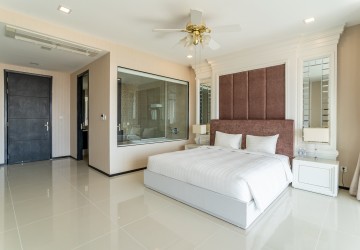 5 Bedroom Duplex Serviced Penthouse For Rent - Beoung Raing, Phnom Penh thumbnail