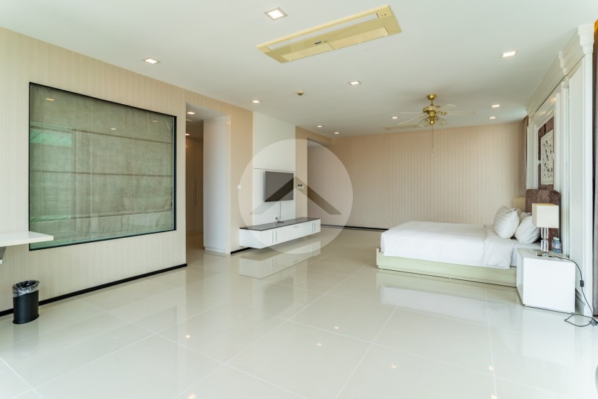 5 Bedroom Duplex Serviced Penthouse For Rent - Beoung Raing, Phnom Penh