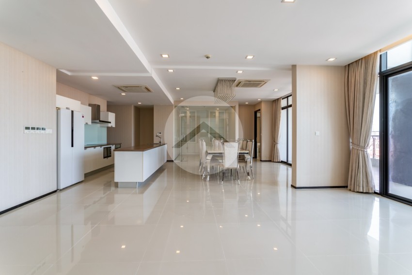 5 Bedroom Duplex Serviced Penthouse For Rent - Beoung Raing, Phnom Penh