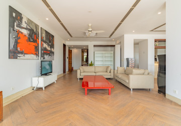 Renovated 6 Bedroom Apartment For Rent - Phsar Kandal 1, Phnom Penh photo 6