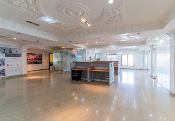 300 Sqm Office Space For Rent - Daun Penh, Chakto Mukh thumbnail