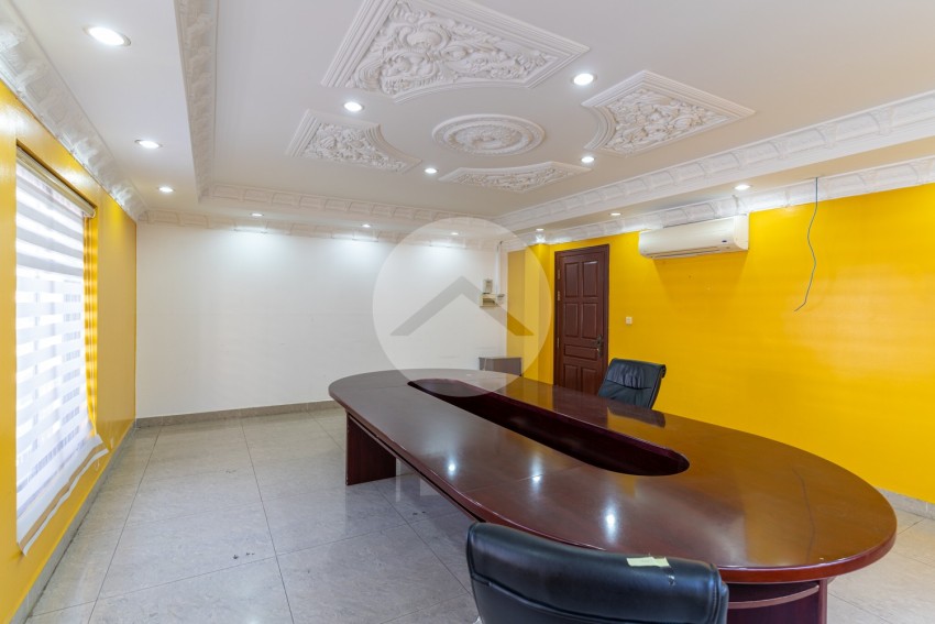 300 Sqm Office Space For Rent - Daun Penh, Chakto Mukh