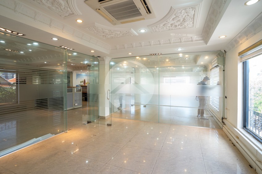 300 Sqm Office Space For Rent - Daun Penh, Chakto Mukh