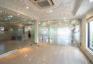 300 Sqm Office Space For Rent - Daun Penh, Chakto Mukh thumbnail