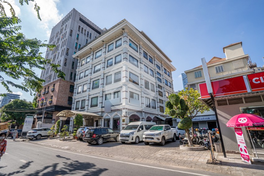 300 Sqm Office Space For Rent - Daun Penh, Chakto Mukh