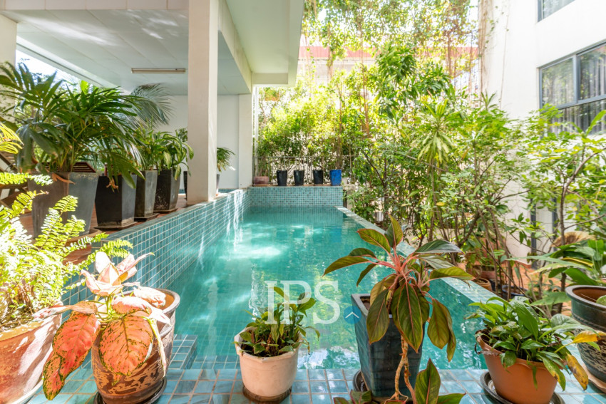 4 Bedroom Apartment For Rent - Tonle Bassac, Phnom Penh