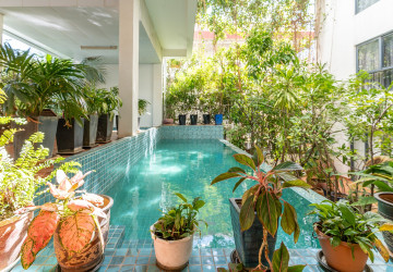 4 Bedroom Apartment For Rent - Tonle Bassac, Phnom Penh thumbnail