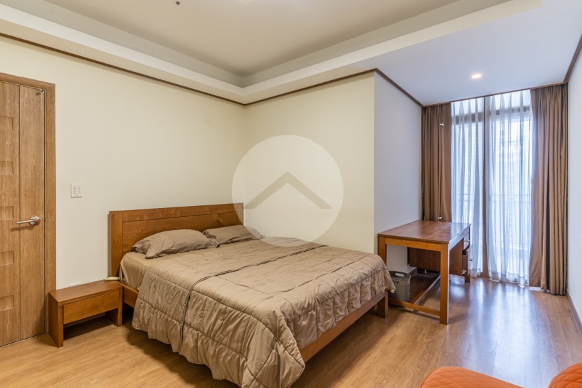 1 Bedroom  Condo For Rent - Decastle Royal, BKK1, Phnom Penh