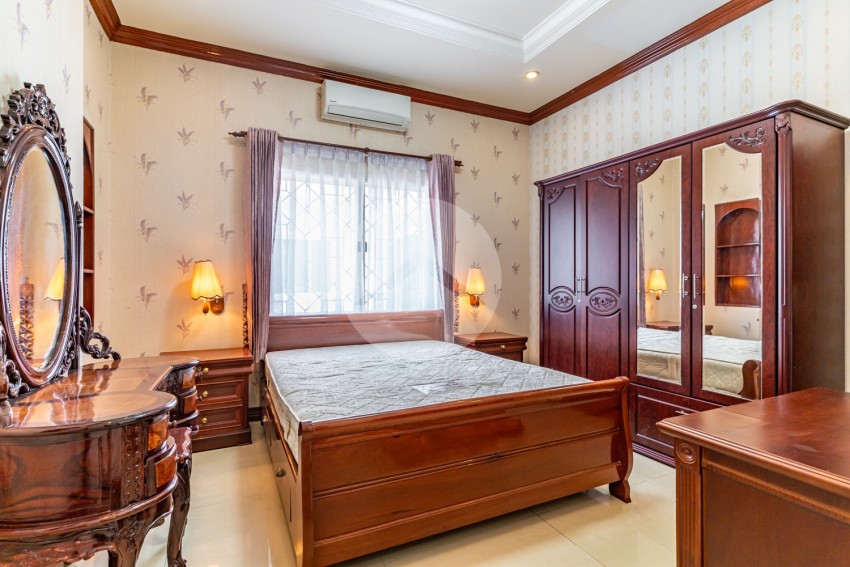 4 Bedroom Pool Villa For Rent - Tonle Bassac, Phnom Penh