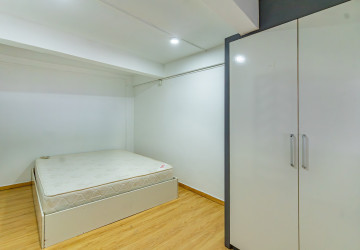 Renovated 2 Bedroom House For Rent - Tonle Bassac, Phnom Penh thumbnail