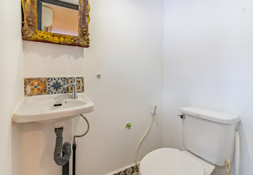 Renovated 2 Bedroom House For Rent - Tonle Bassac, Phnom Penh thumbnail