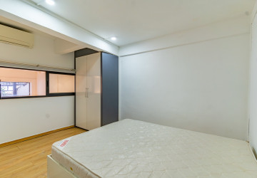 Renovated 2 Bedroom House For Rent - Tonle Bassac, Phnom Penh thumbnail