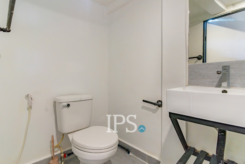 Renovated 2 Bedroom House For Rent - Tonle Bassac, Phnom Penh