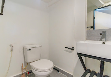 Renovated 2 Bedroom House For Rent - Tonle Bassac, Phnom Penh thumbnail