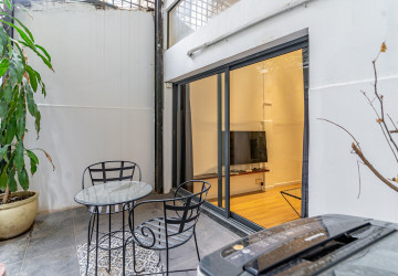 Renovated 2 Bedroom House For Rent - Tonle Bassac, Phnom Penh thumbnail