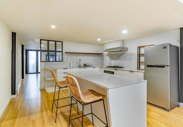 Renovated 2 Bedroom House For Rent - Tonle Bassac, Phnom Penh thumbnail